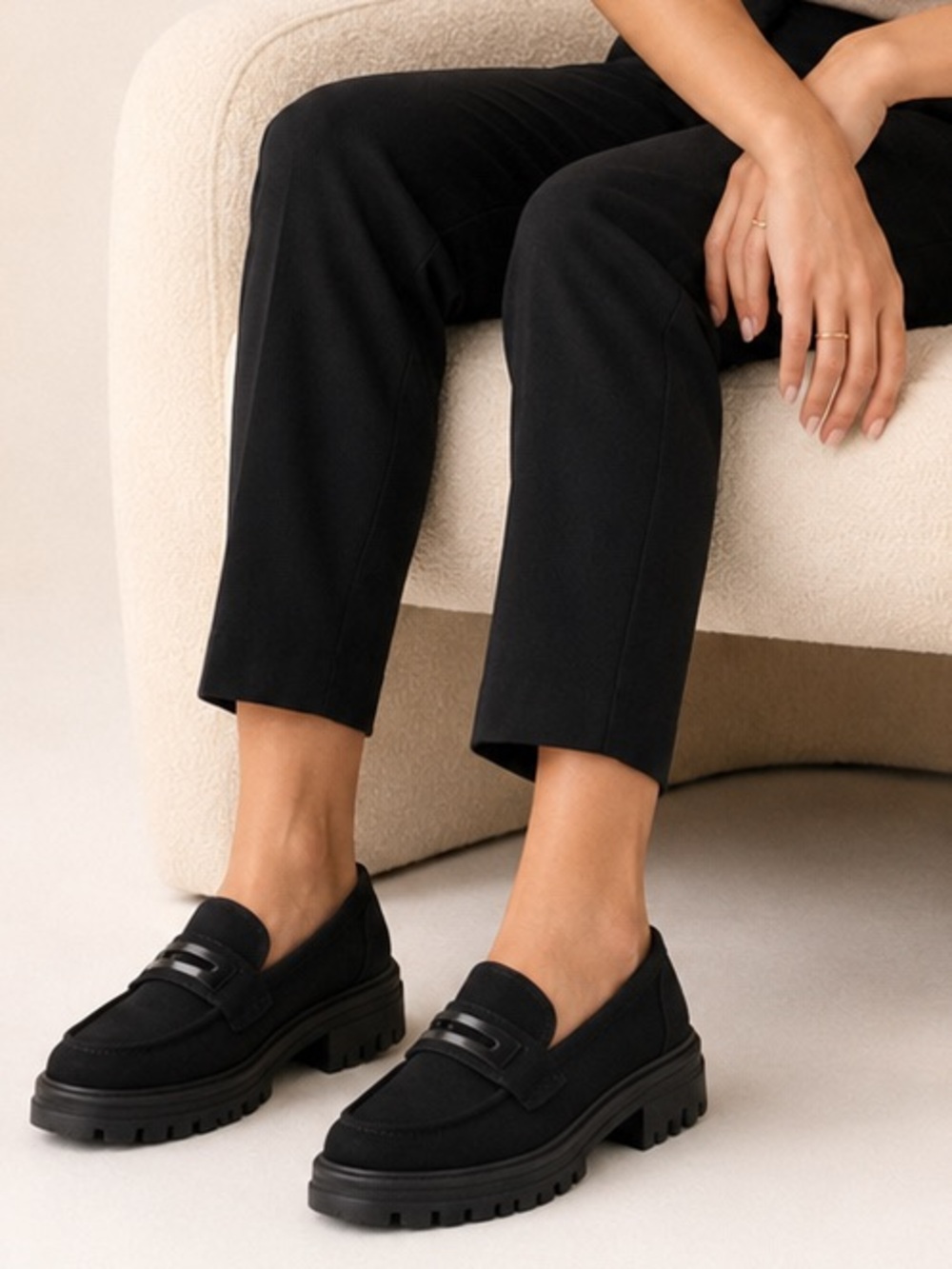 Wonderly Women's Lana Lug Sole Loafers. Size 8.5